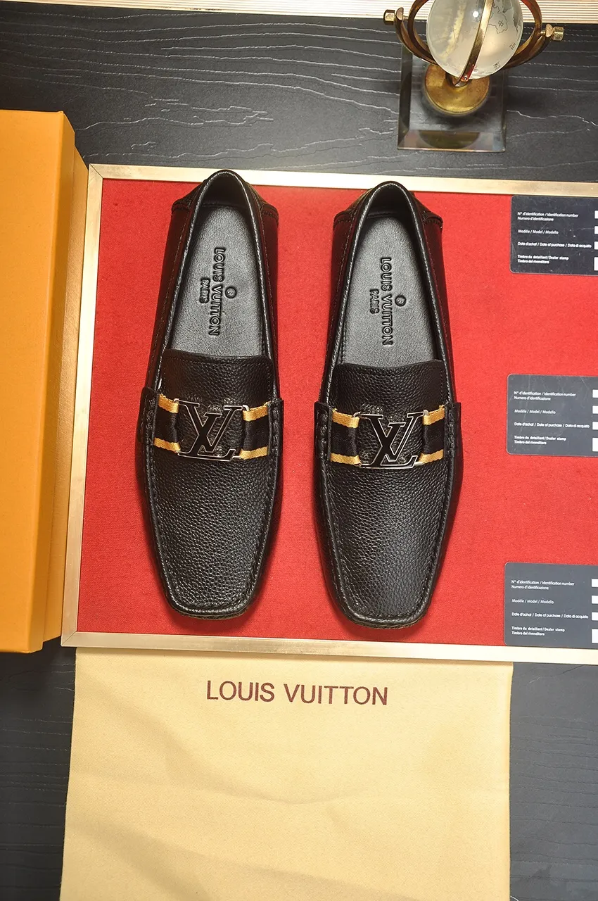 Men's men's shoes 💰420💶 [LV Doudou shoes] (water-dyed cowhide lining) new model is on the market, available on the official website. The new Doudou shoes are processed into single-color materials, and the uppers are made of imported cowhide material. The body of the shoe is fully hemmed with mark thread, and is lined with imported original cowhide leather. The elegant shoe shape is super suitable for all-matching, and the size is 38-44.